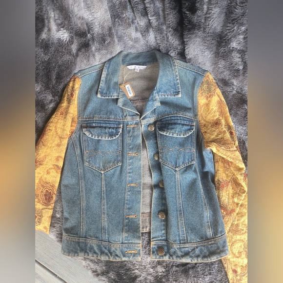Cabi Denim Jacket with Brocade Floral Sleeves – Size Small - Picture 6 of 8